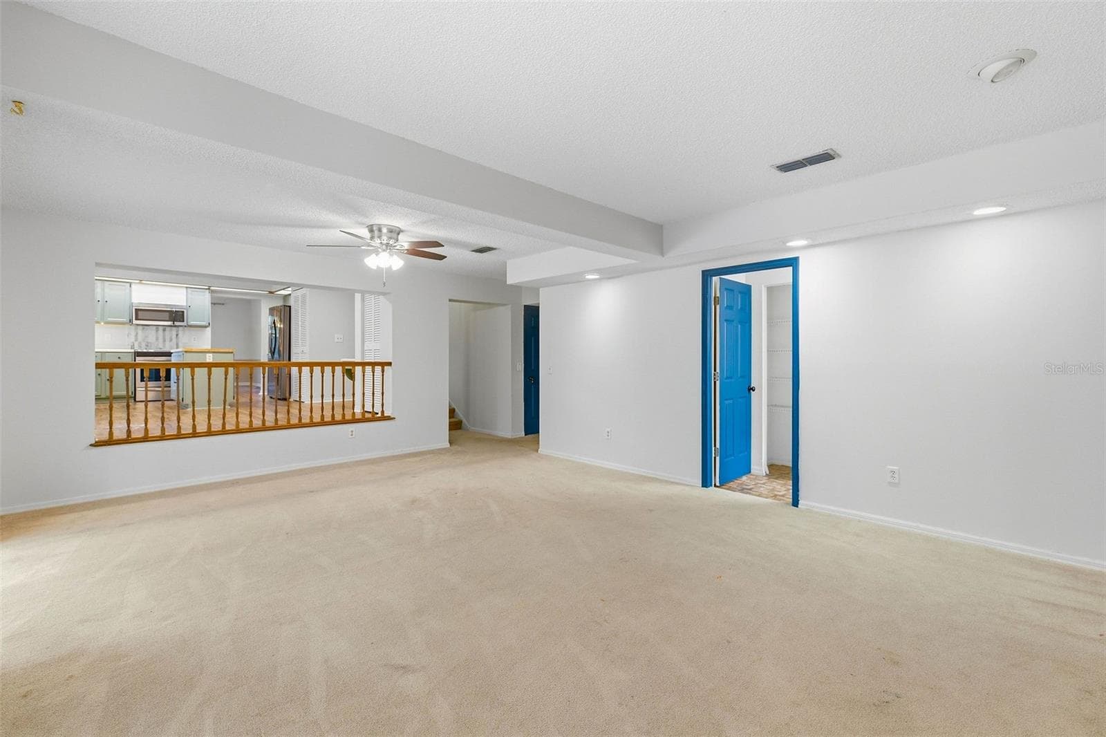 family room - 1304 TREETOP DR, PALM HARBOR