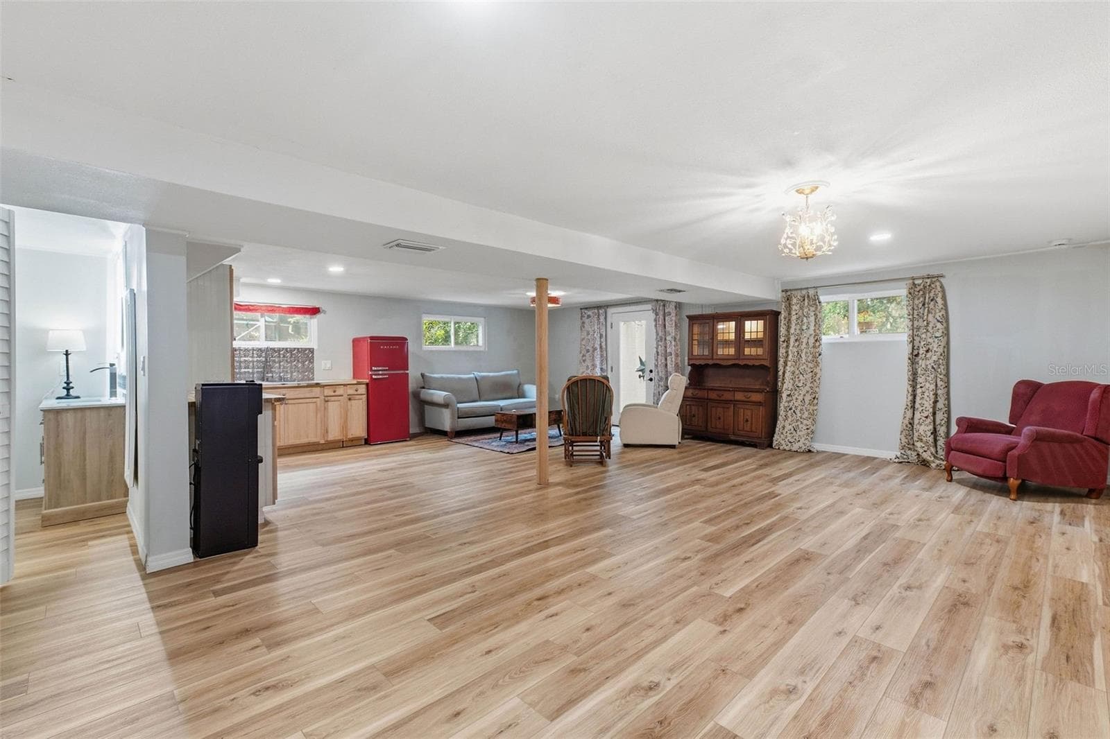 mother in law suite - 1304 TREETOP DR, PALM HARBOR