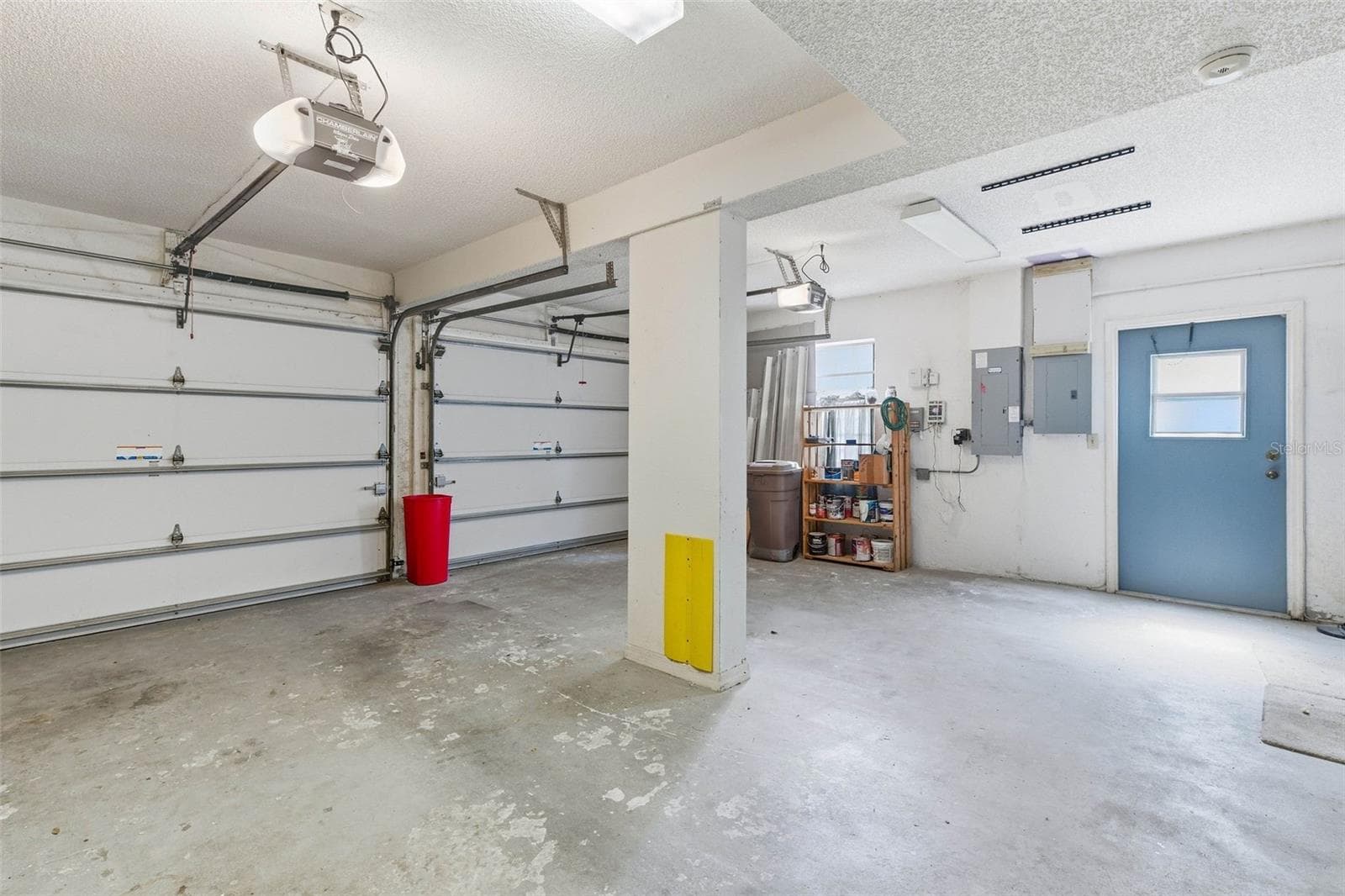 garage - 1304 TREETOP DR, PALM HARBOR
