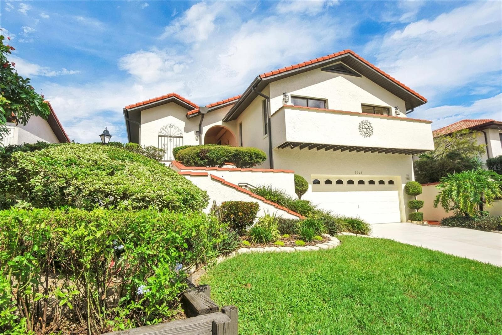 6002 COUNTRY CLUB DR