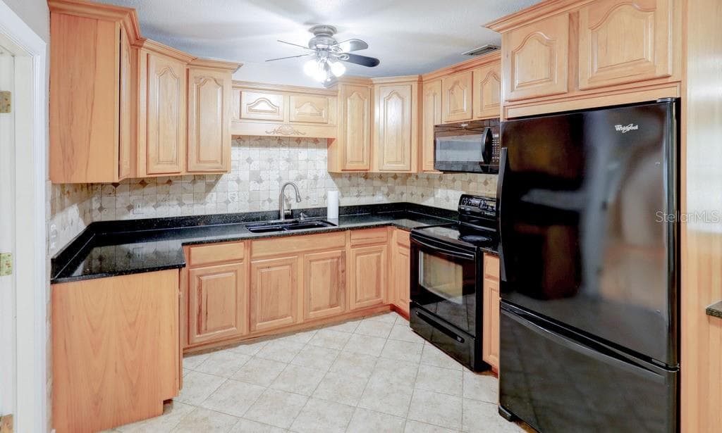 Single Family Residence at 2576 17TH AVE N, ST PETERSBURG, photo 10 of 39