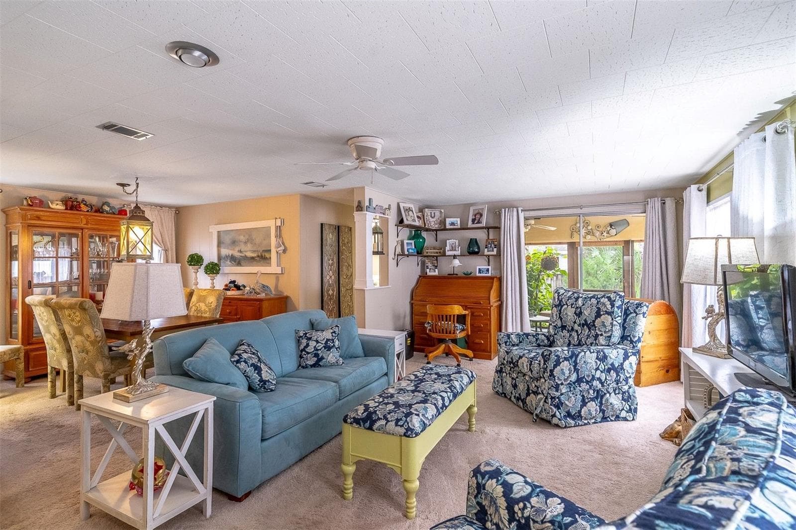 Larger living room - 605 W CLUB BLVD, LAKE MARY