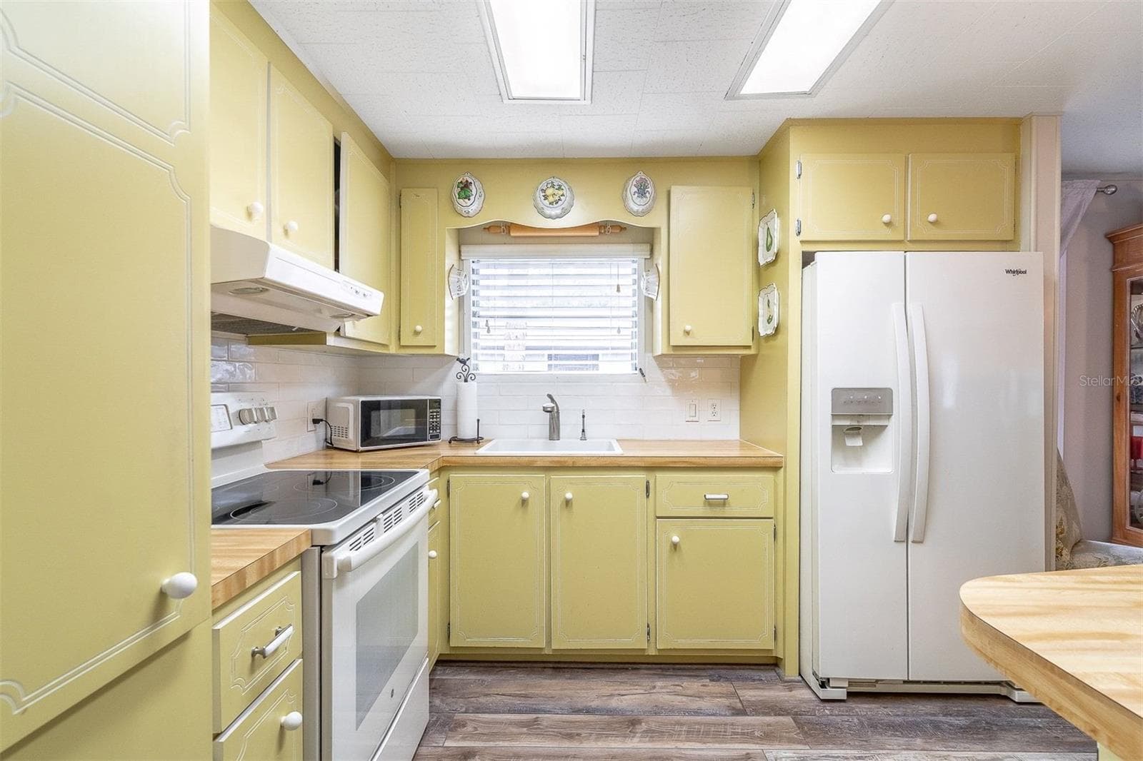 Kitchen - 605 W CLUB BLVD, LAKE MARY
