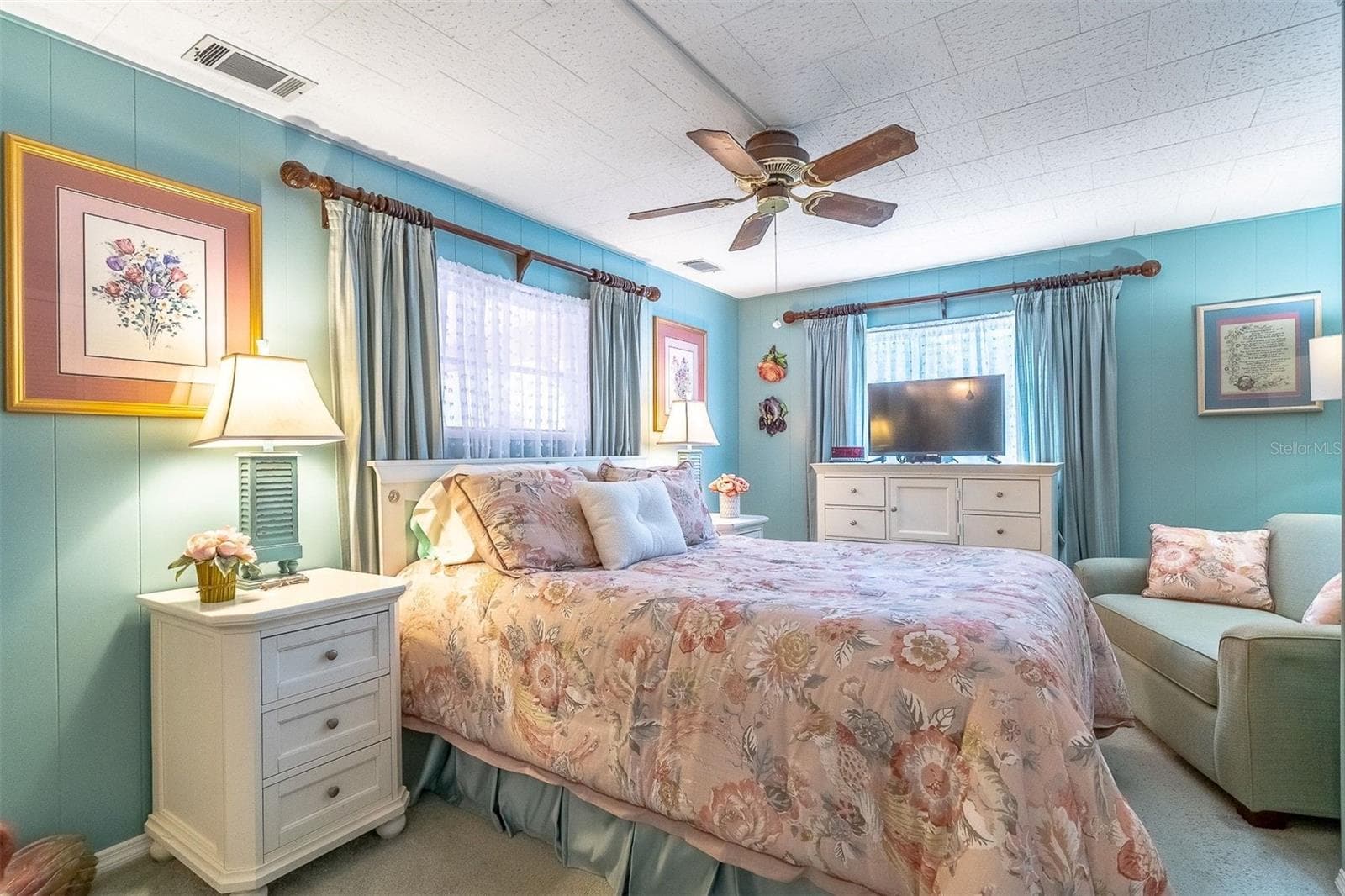 Plenty of natural light - 605 W CLUB BLVD, LAKE MARY