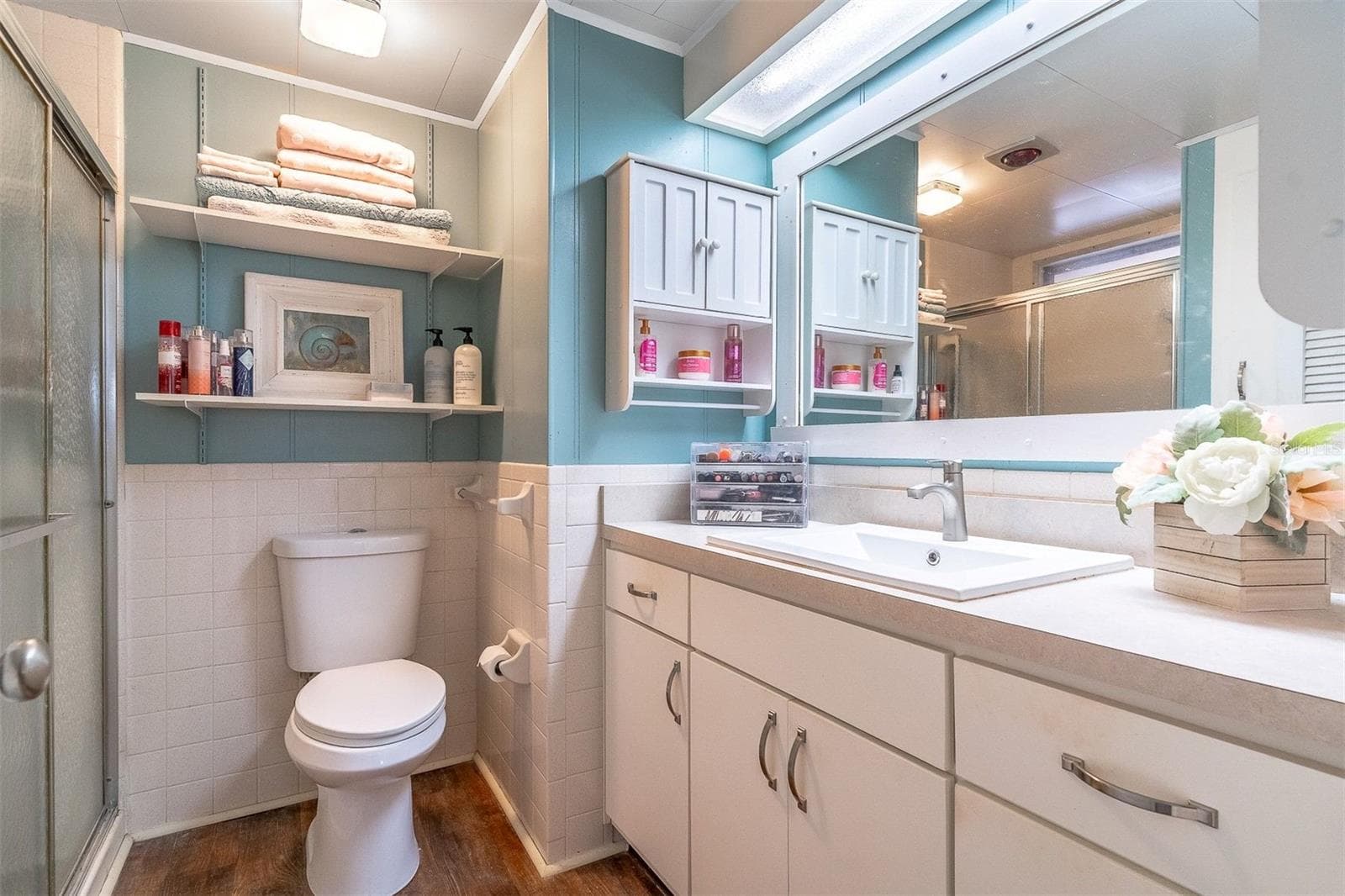 Primary Bathroom with newer vanity - 605 W CLUB BLVD, LAKE MARY