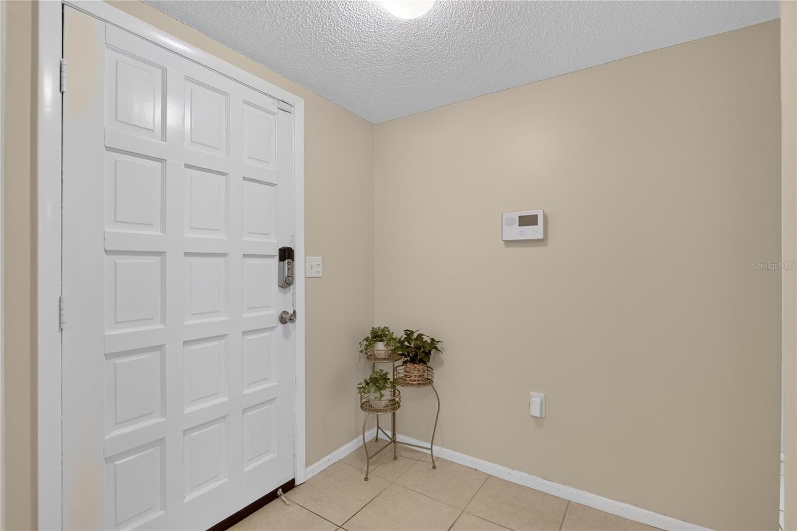 Entry area of the unit. - 203 RUBENS DR #F, NOKOMIS