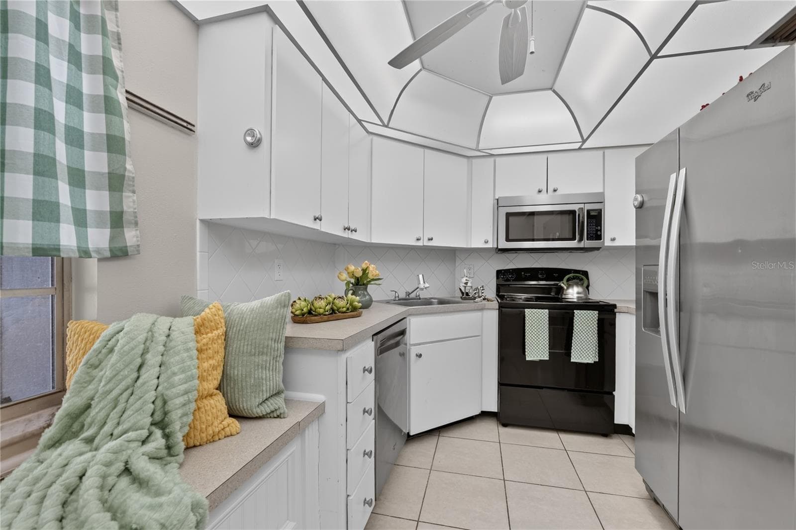 Kitchen. - 203 RUBENS DR #F, NOKOMIS