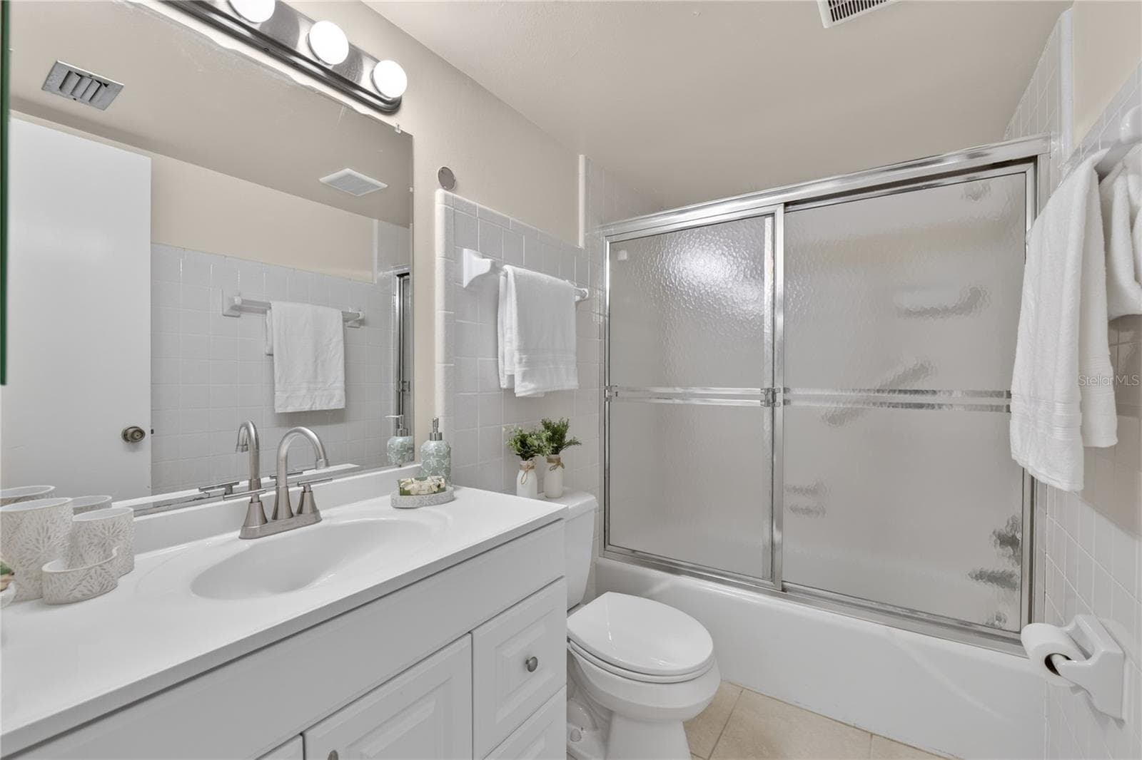 Bathroom #2. - 203 RUBENS DR #F, NOKOMIS