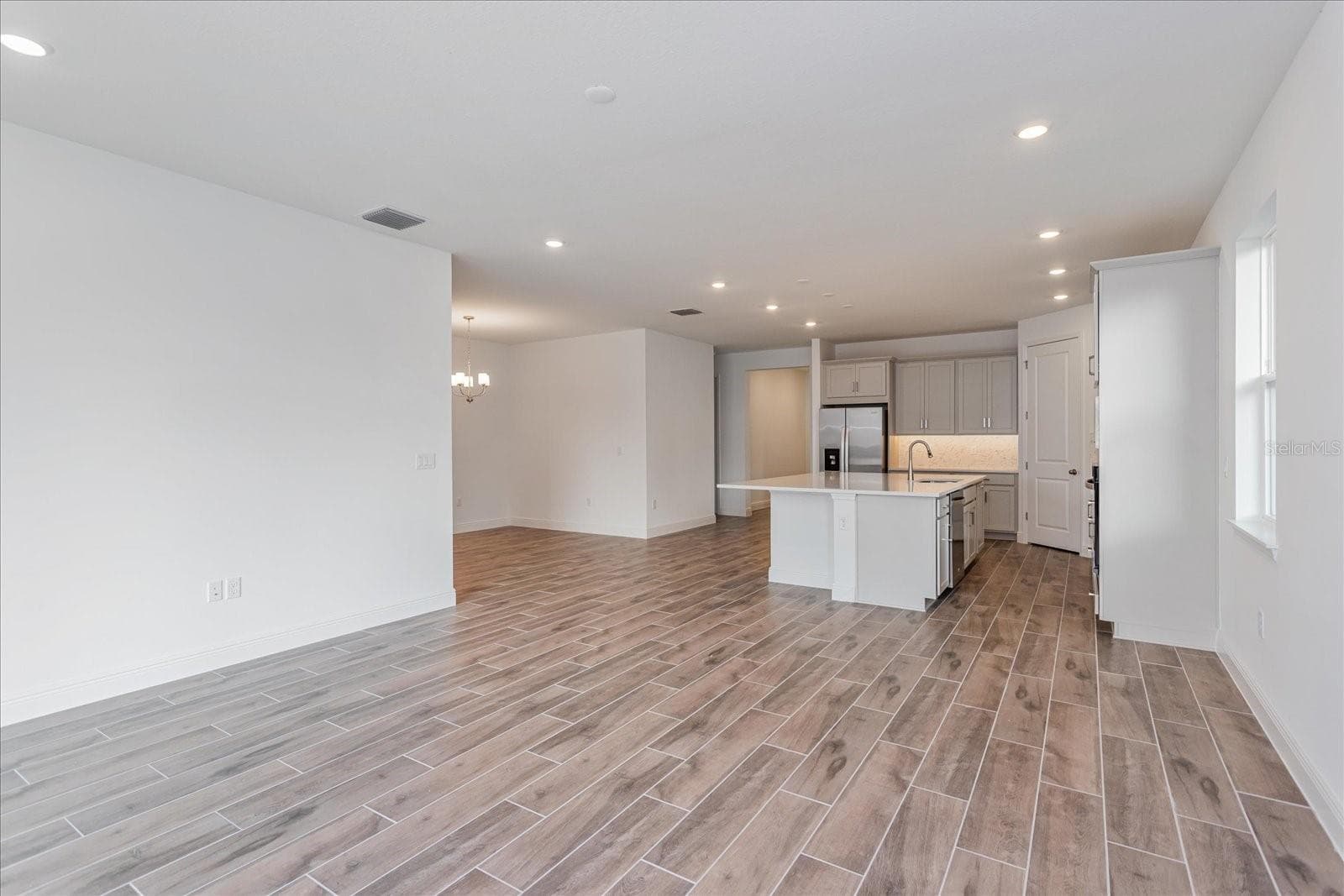 Single Family Residence at 13356 PEACEFUL MELODY DR, WINTER GARDEN, photo 9 of 23