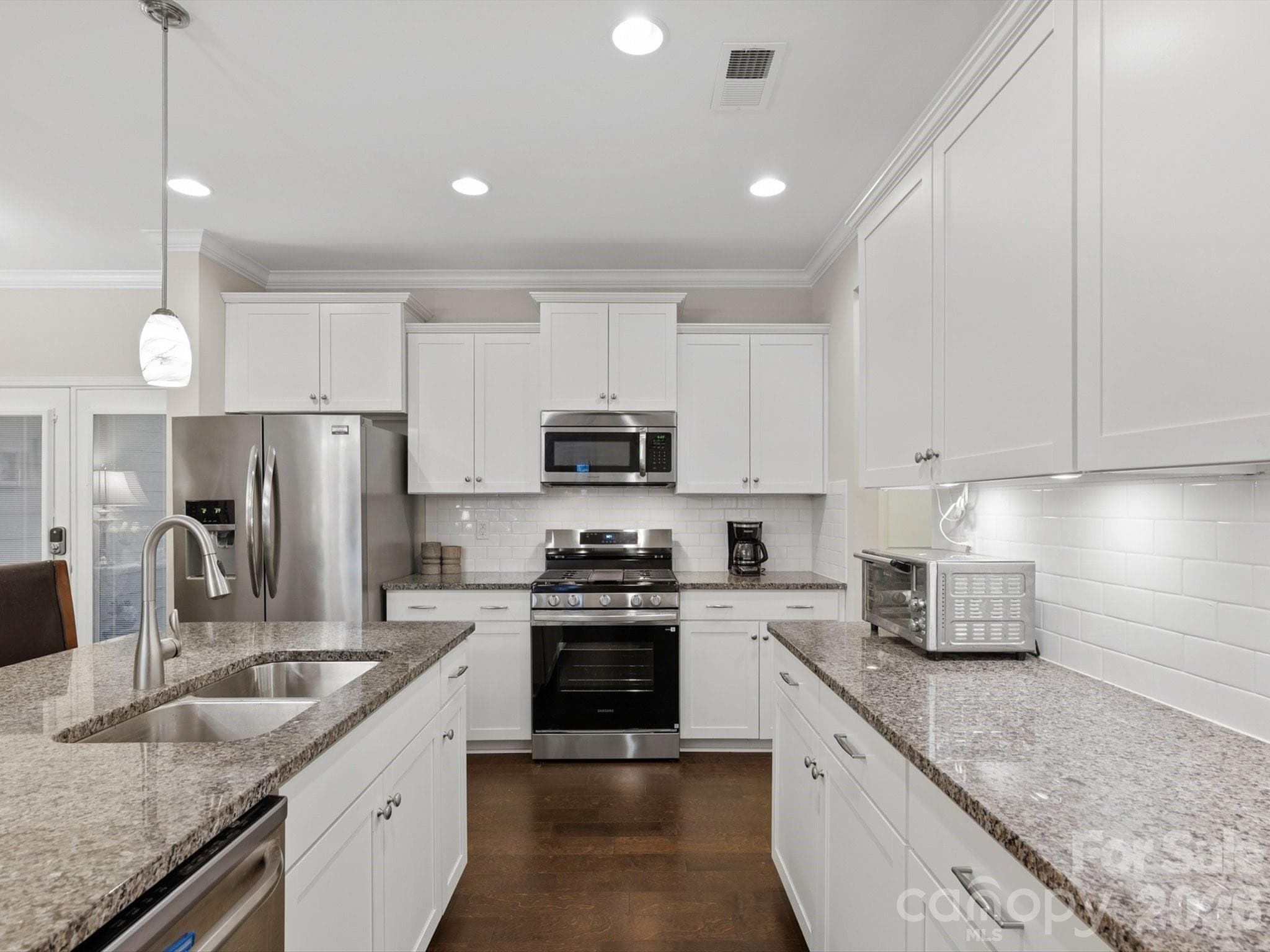 Townhouse at 859 Pennington Drive, Lancaster, photo 15 of 48