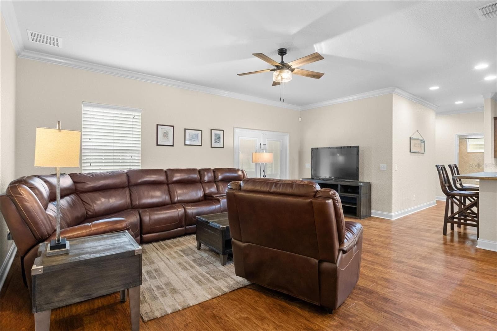 Living - 5210 SHADY OAK DR S, LAKELAND