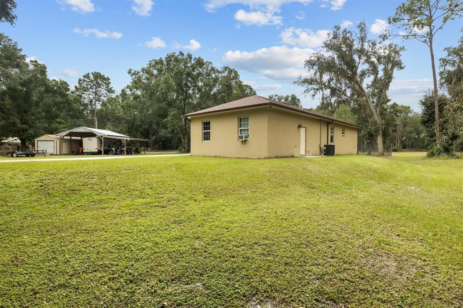 West Side - 5210 SHADY OAK DR S, LAKELAND