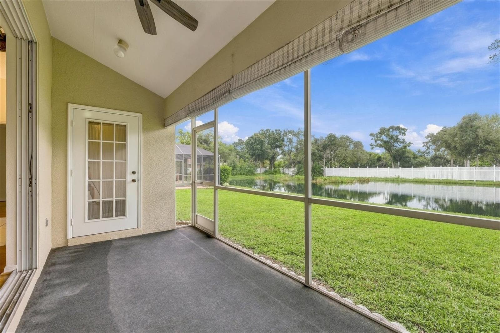 Screened lanai overlooking the pond - 2404 50TH DR E, BRADENTON