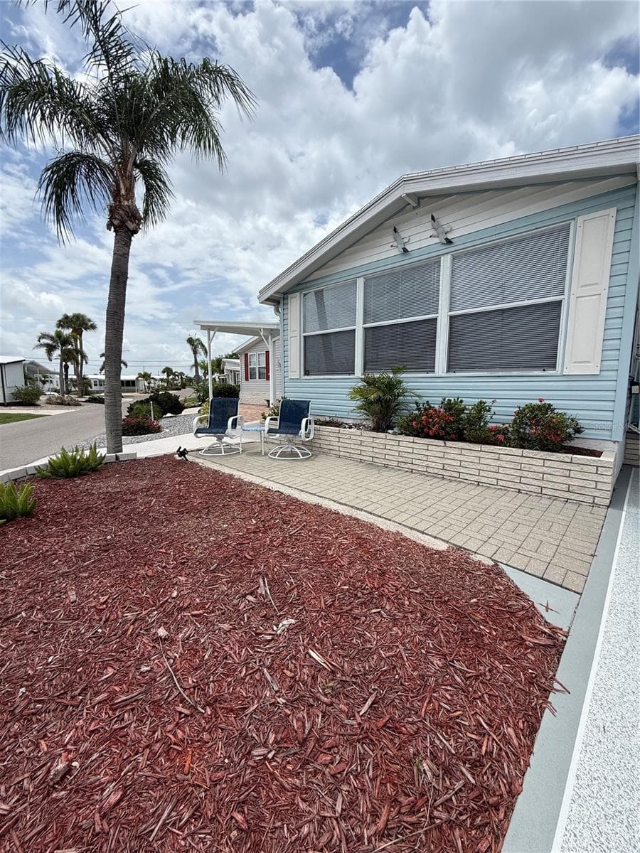 Front of Home - 615 S GREEN CIR, VENICE