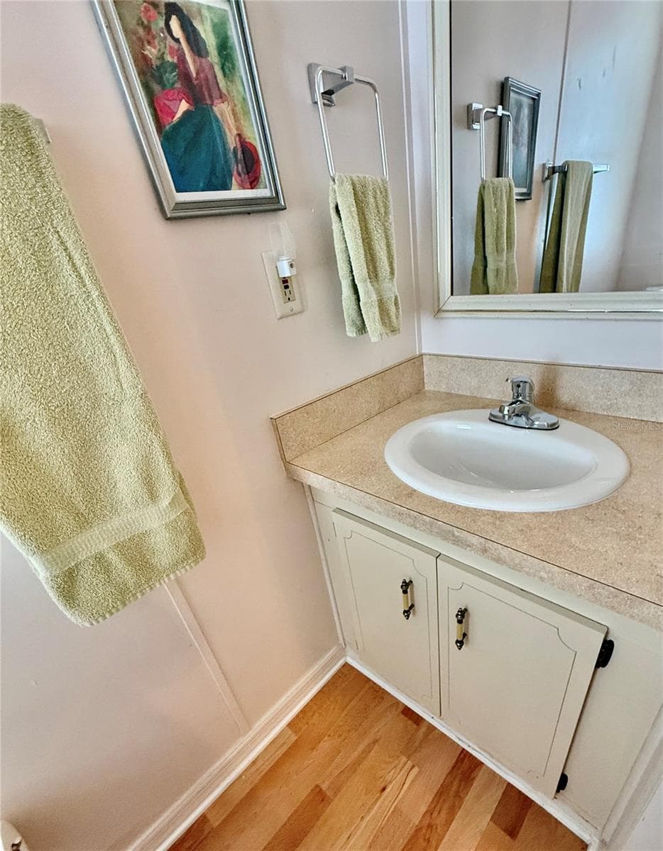 Bathroom - 615 S GREEN CIR, VENICE