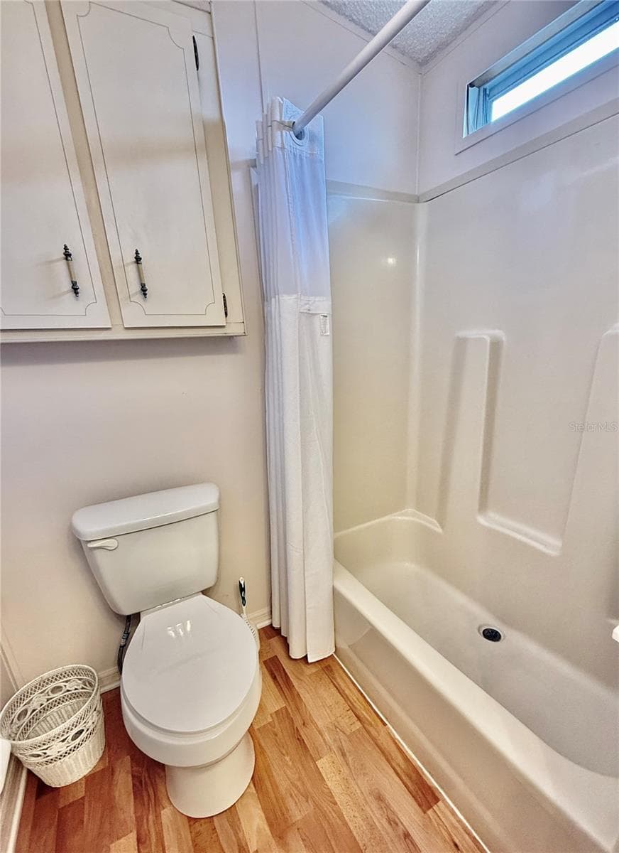 Bathroom - 615 S GREEN CIR, VENICE
