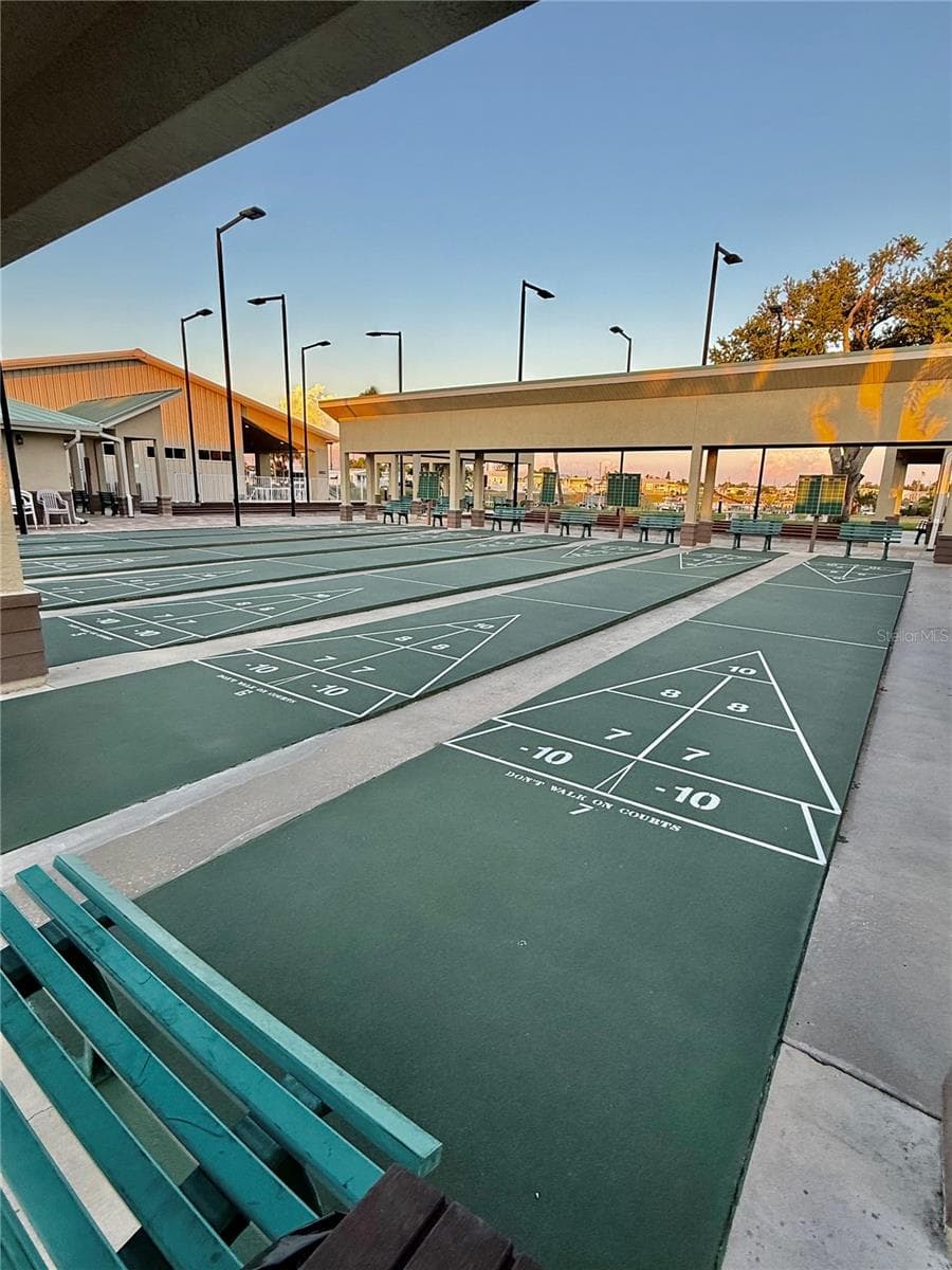 Shuffleboard - 615 S GREEN CIR, VENICE