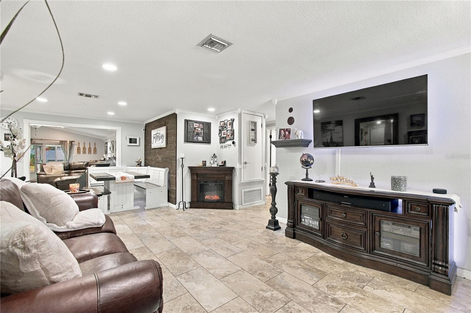 Single Family Residence at 16012 SADDLESTRING DR, TAMPA, photo 12 of 70