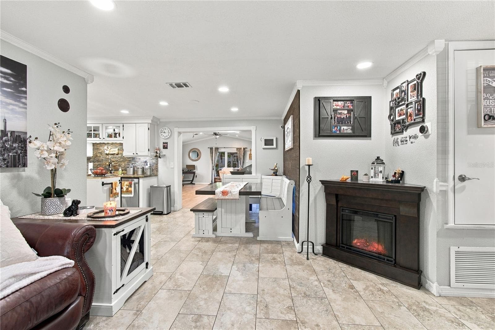 Single Family Residence at 16012 SADDLESTRING DR, TAMPA, photo 13 of 70