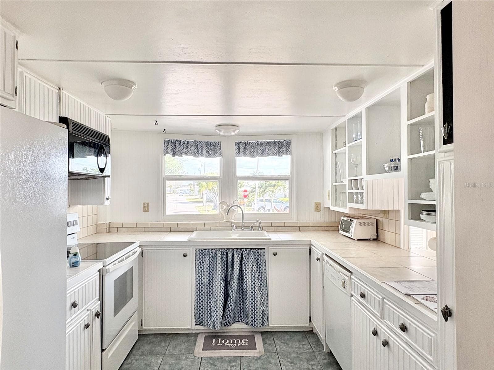 Kitchen - 603 S GREEN CIR, VENICE