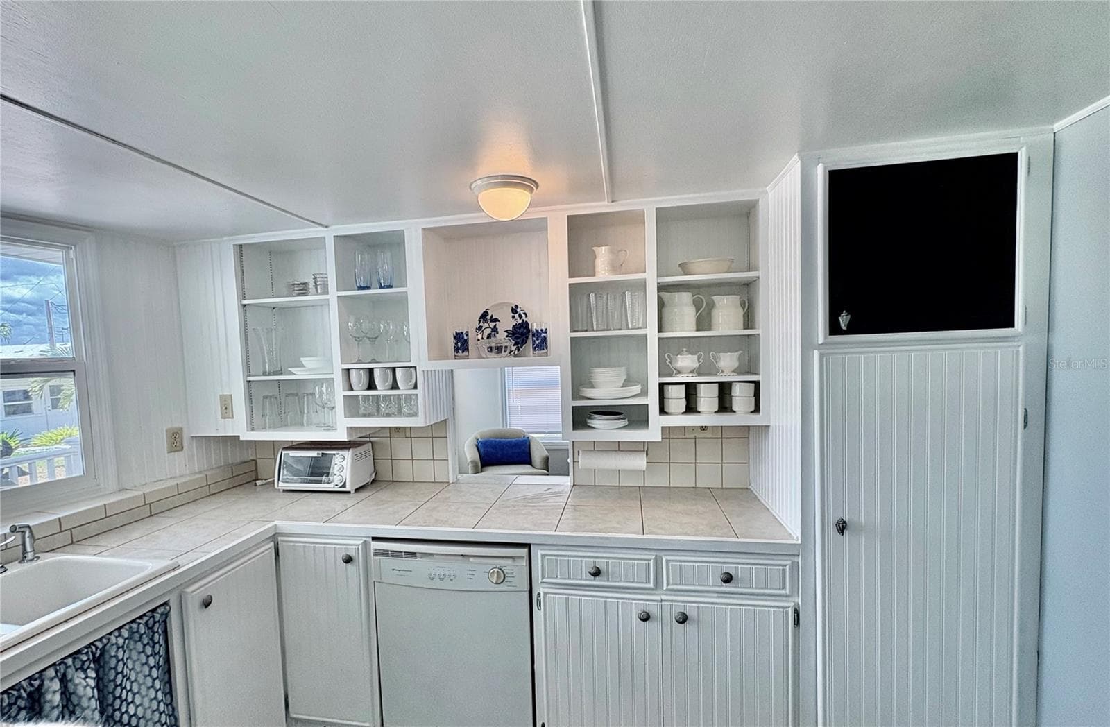 Kitchen - 603 S GREEN CIR, VENICE