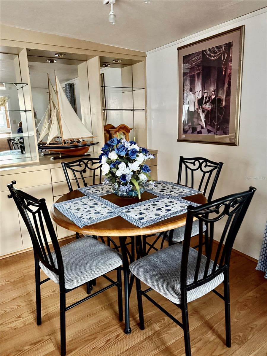 Dining - 603 S GREEN CIR, VENICE