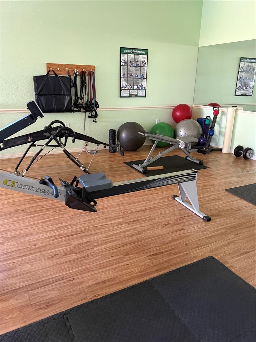Gym - 603 S GREEN CIR, VENICE