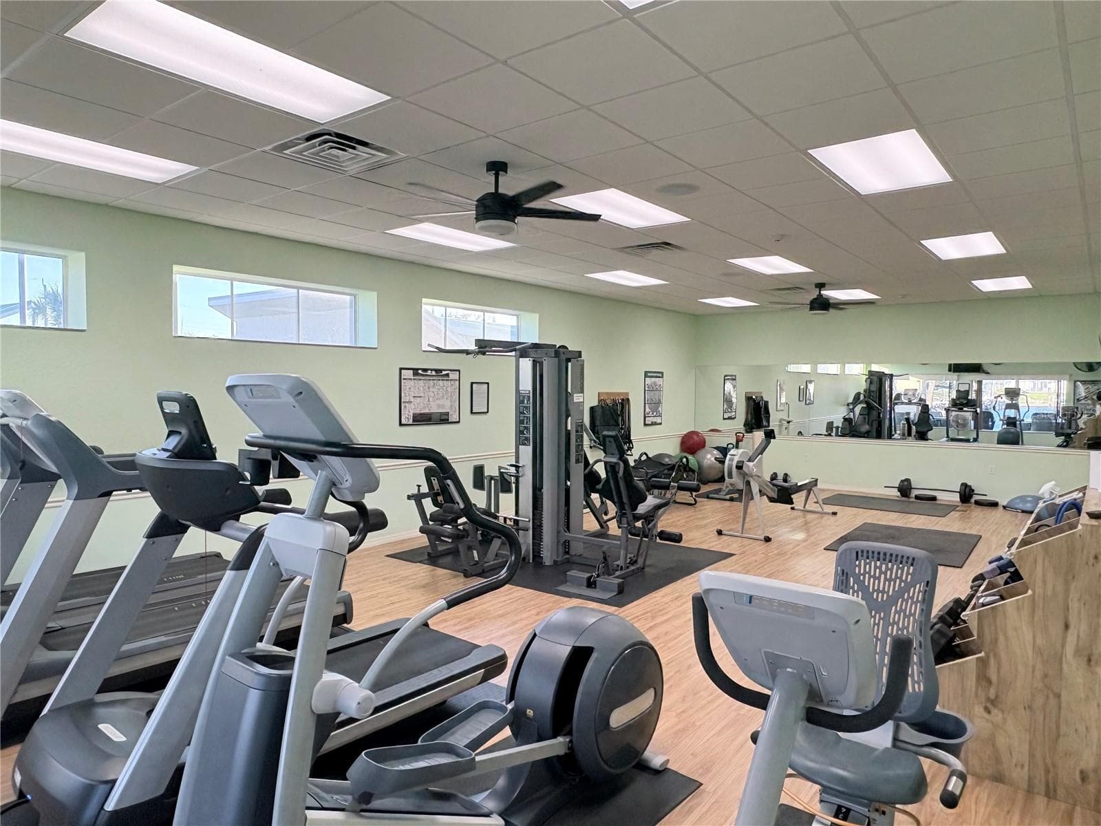 Gym - 603 S GREEN CIR, VENICE