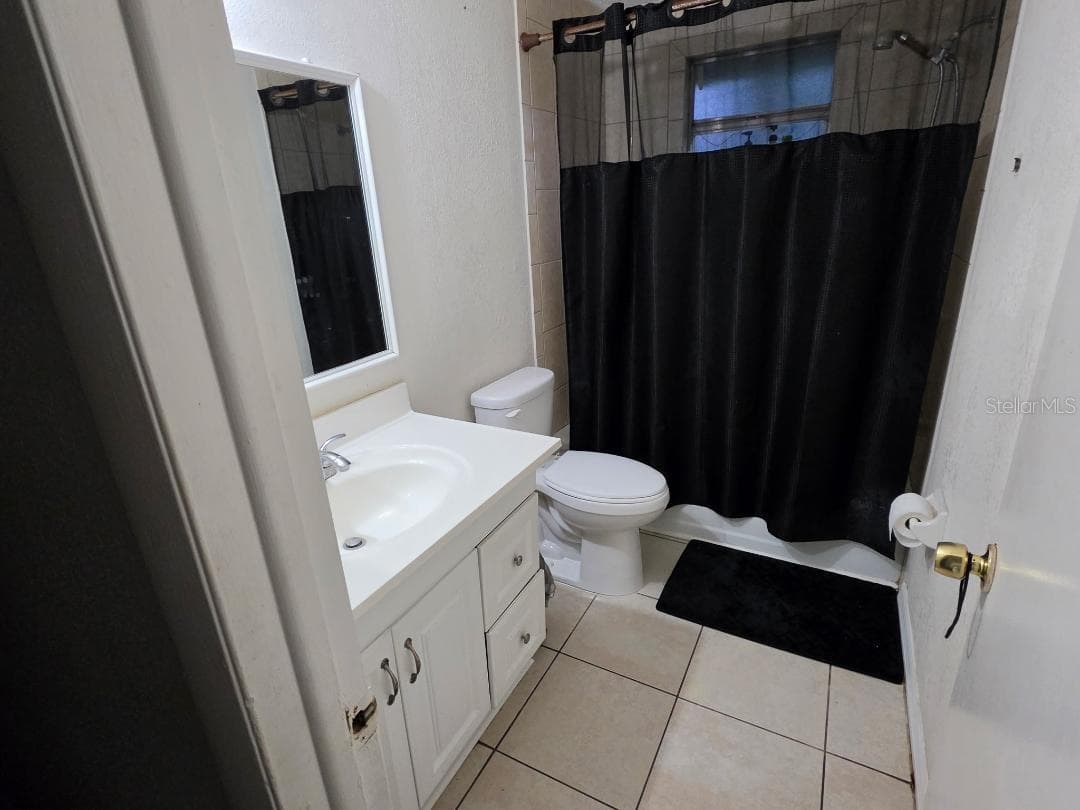 Duplex at 118 LAKE AVE SE, LARGO, photo 12 of 26