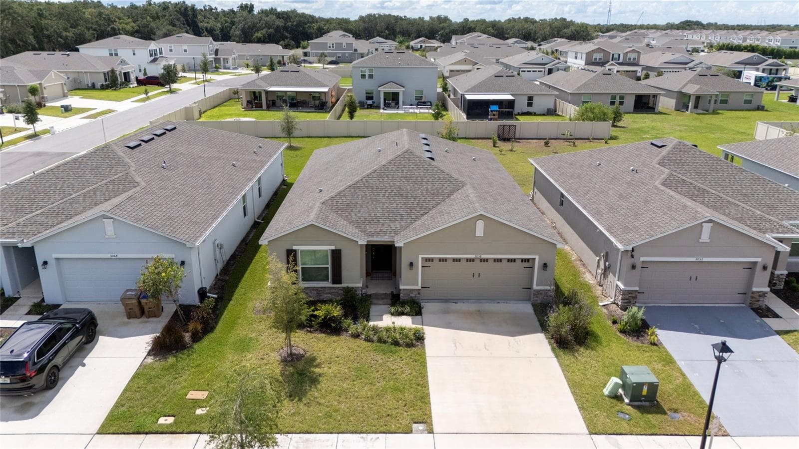 Single Family Residence at 3058 CADENCE SOUND LN, KISSIMMEE, photo 2 of 43