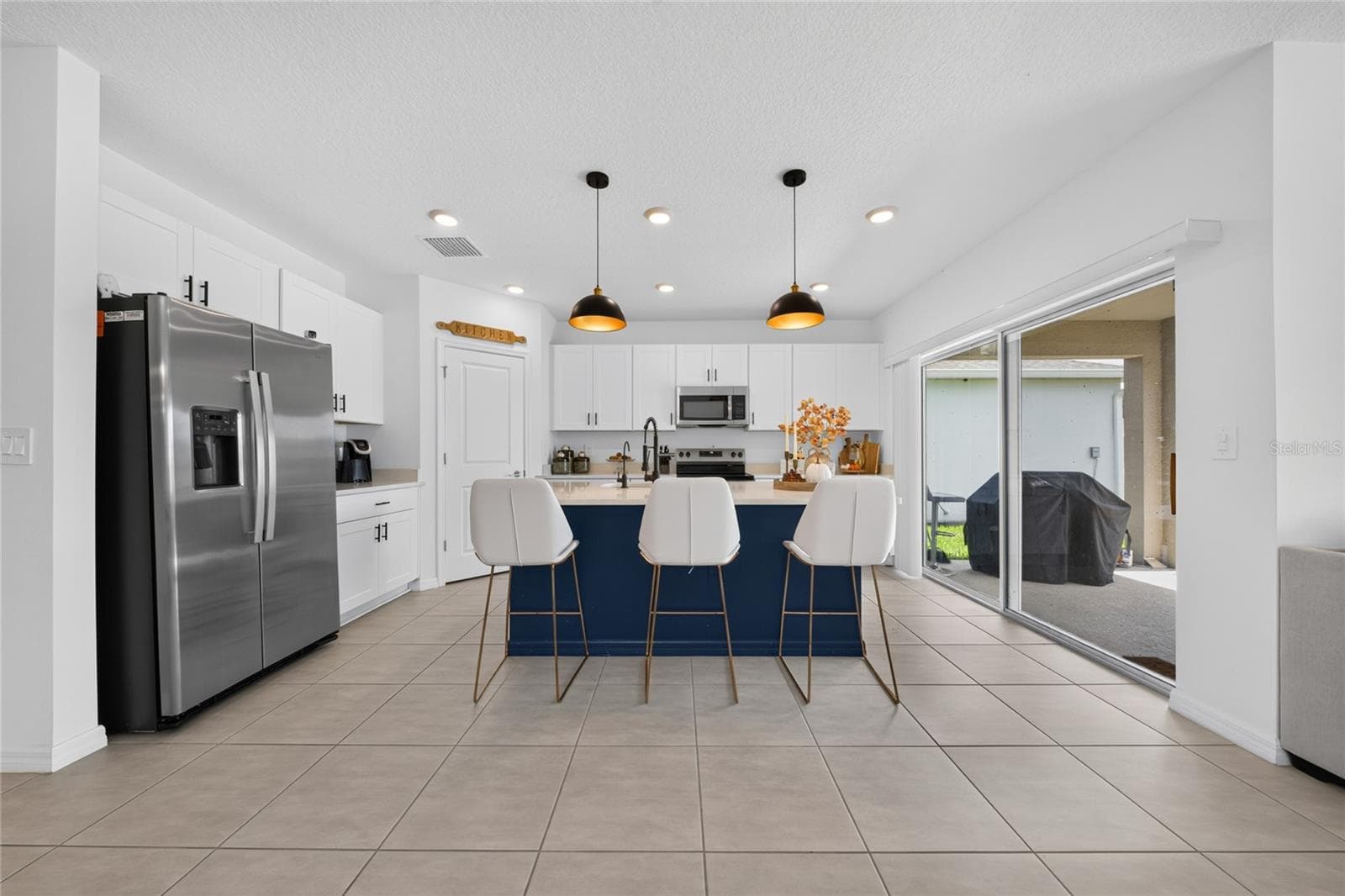 Single Family Residence at 3058 CADENCE SOUND LN, KISSIMMEE, photo 9 of 43