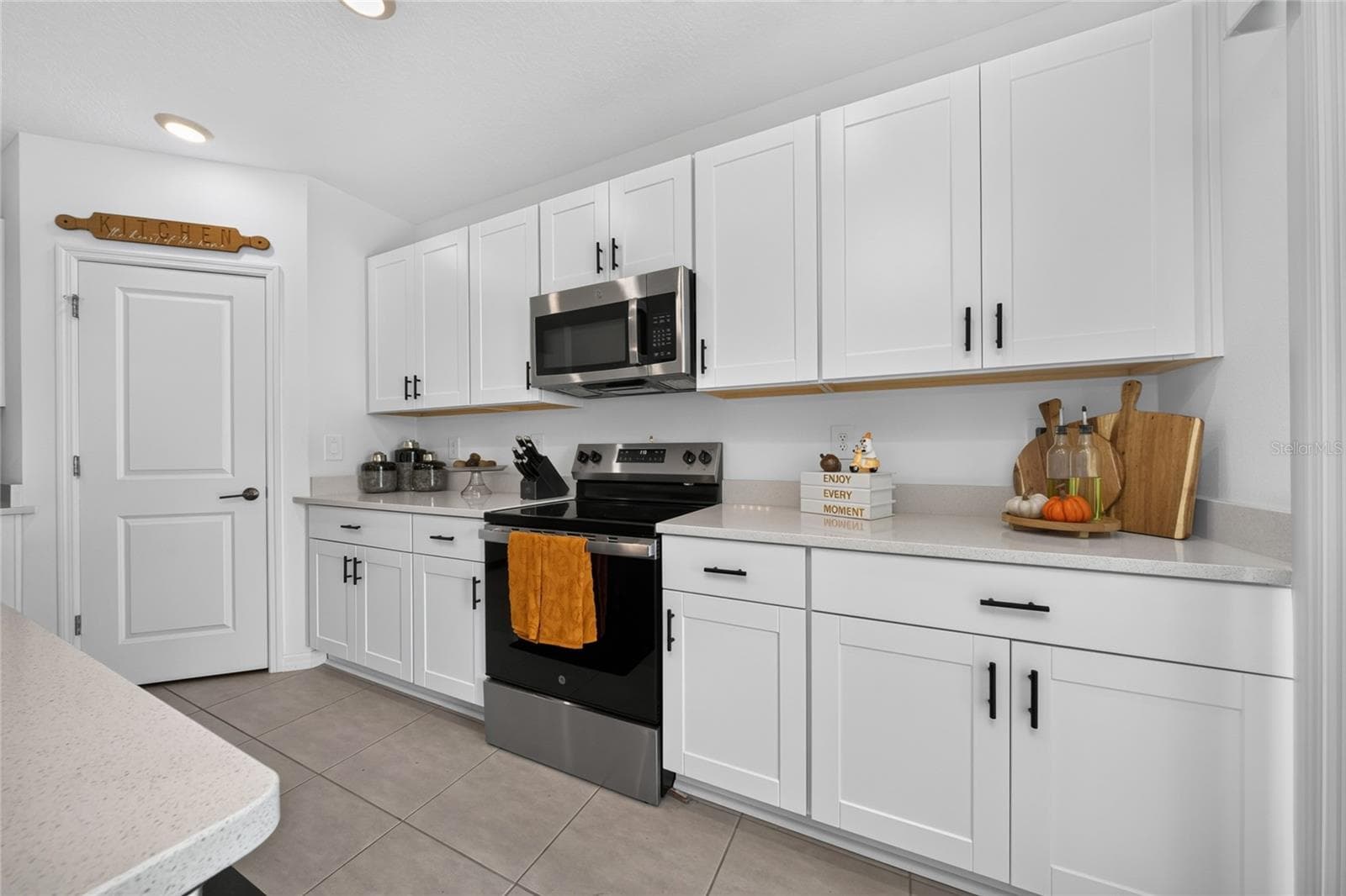 Single Family Residence at 3058 CADENCE SOUND LN, KISSIMMEE, photo 11 of 43