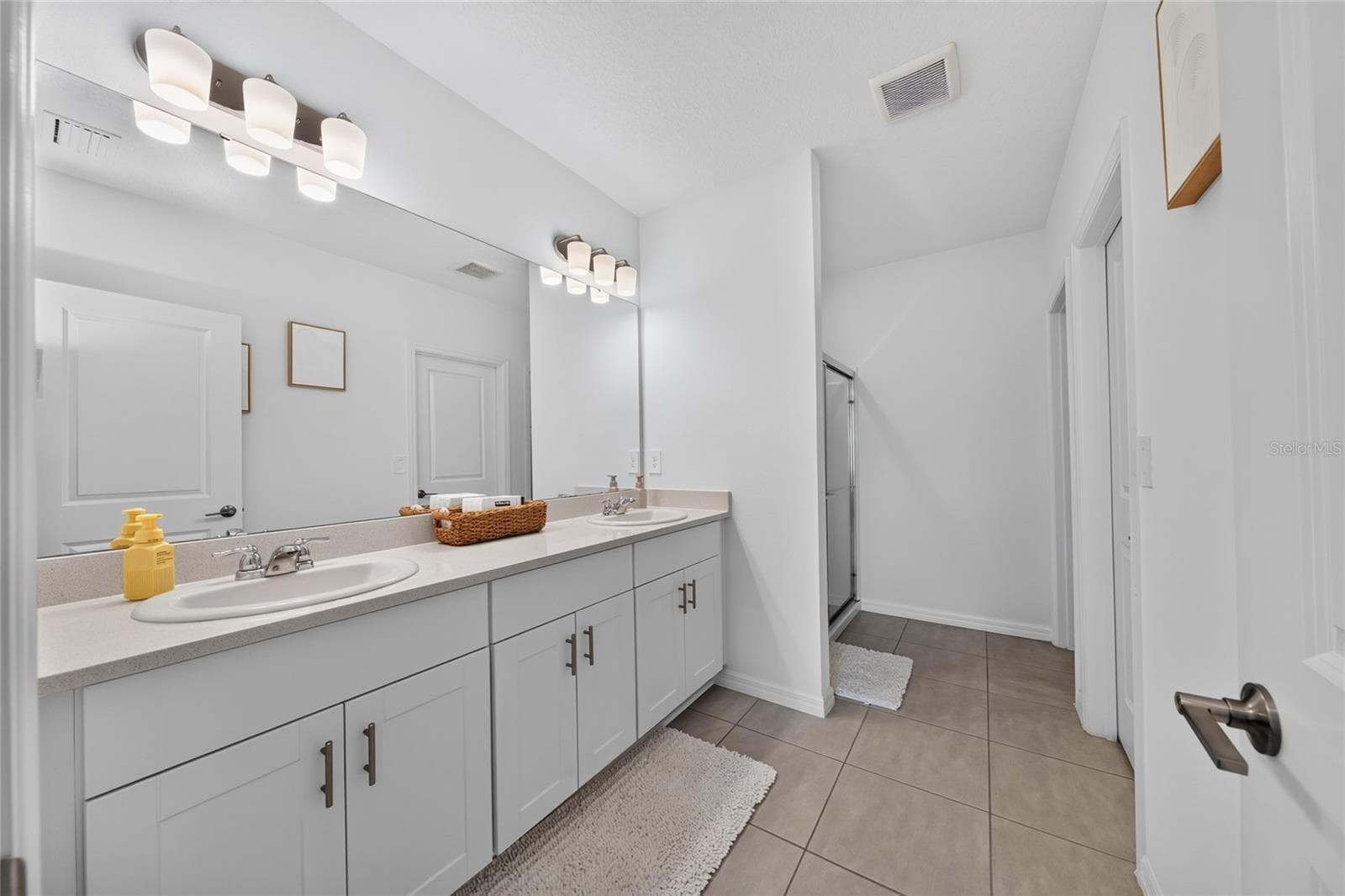 Single Family Residence at 3058 CADENCE SOUND LN, KISSIMMEE, photo 16 of 43
