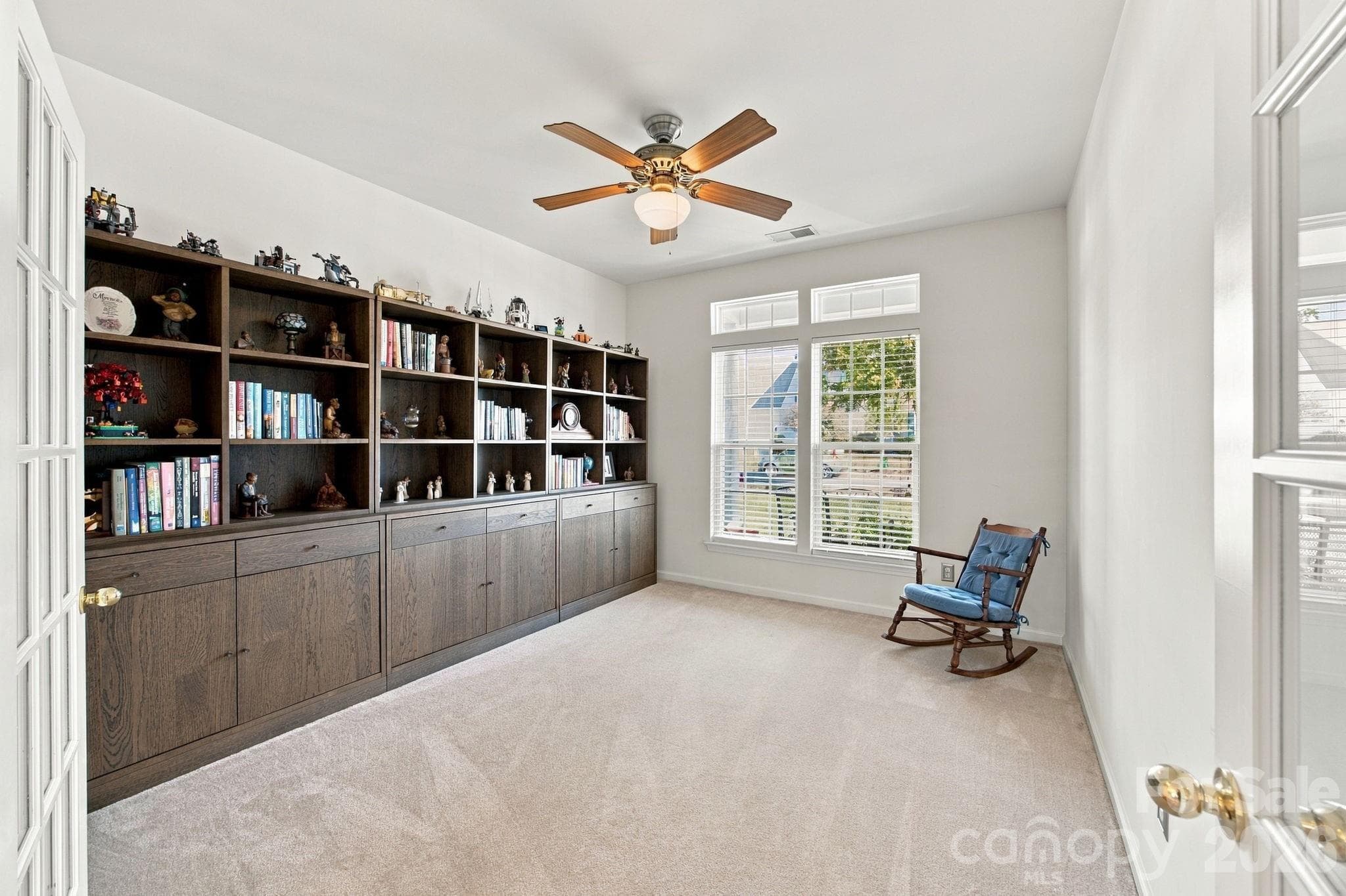 Single Family Residence at 2723 Sunberry Lane NW, Concord, photo 7 of 29