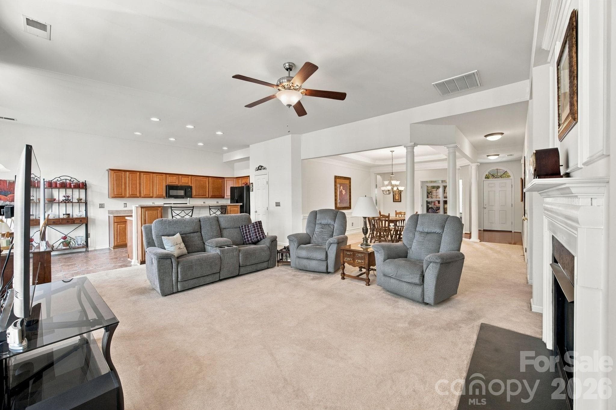 Single Family Residence at 2723 Sunberry Lane NW, Concord, photo 9 of 29