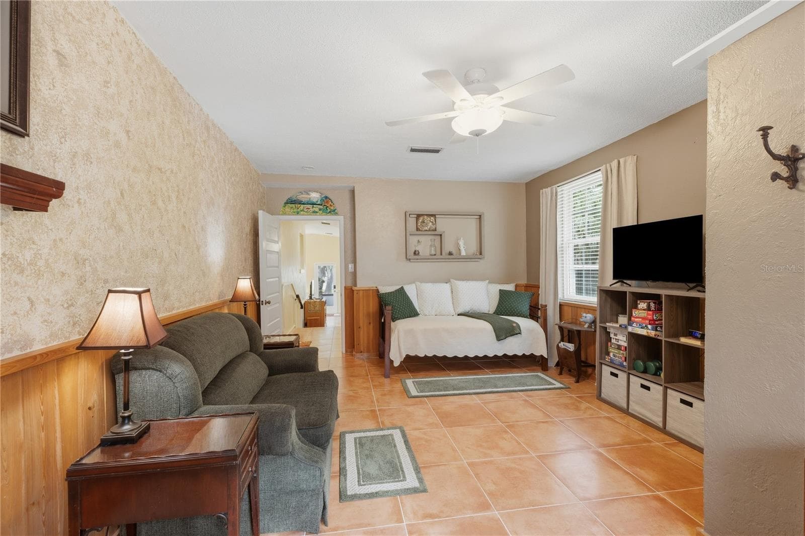 Living Room - 2314 N GRIFFIN DR, LEESBURG