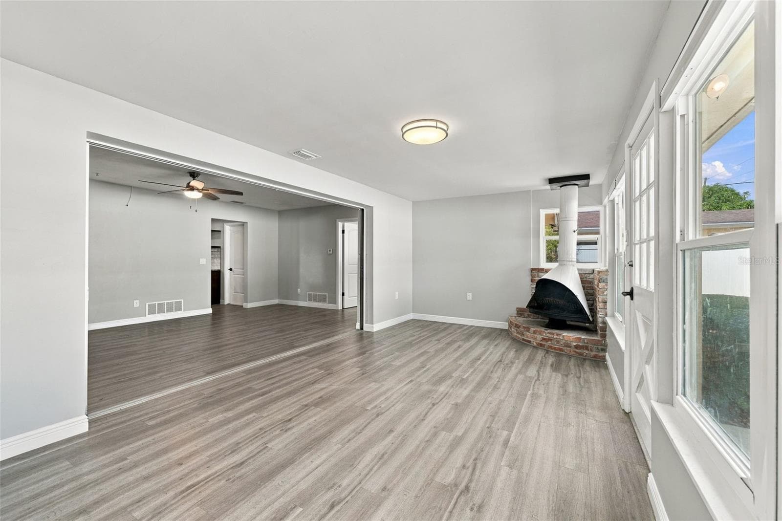Single Family Residence at 2260 SAINT CHARLES DR, CLEARWATER, photo 14 of 37