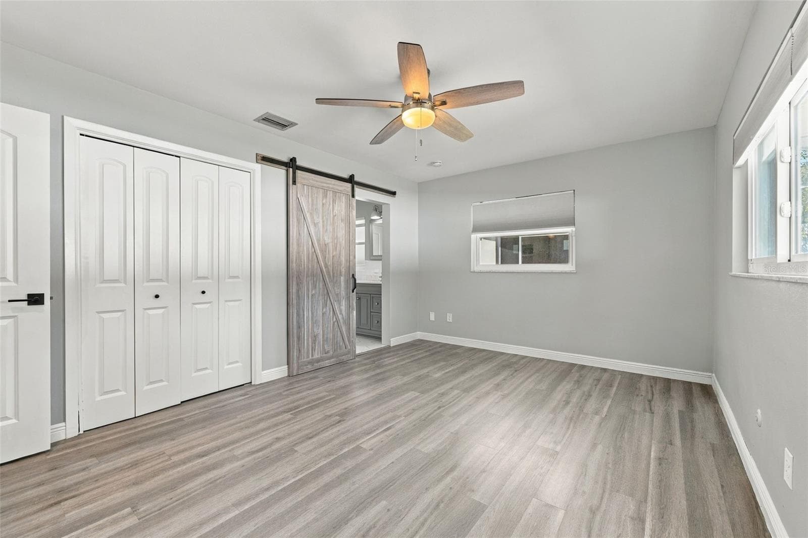 Single Family Residence at 2260 SAINT CHARLES DR, CLEARWATER, photo 17 of 37