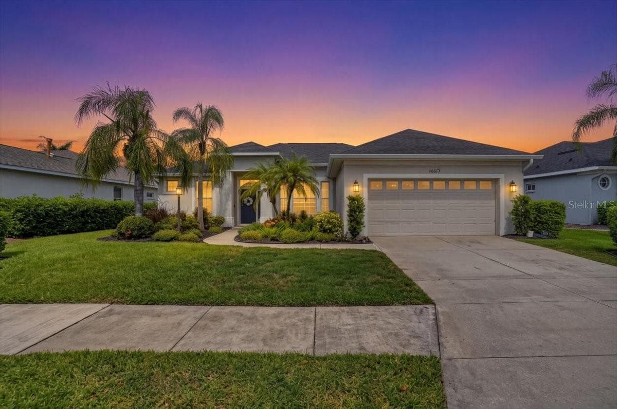 Single Family Residence at 14003 NIGHTHAWK TER, LAKEWOOD RANCH, photo 3 of 41