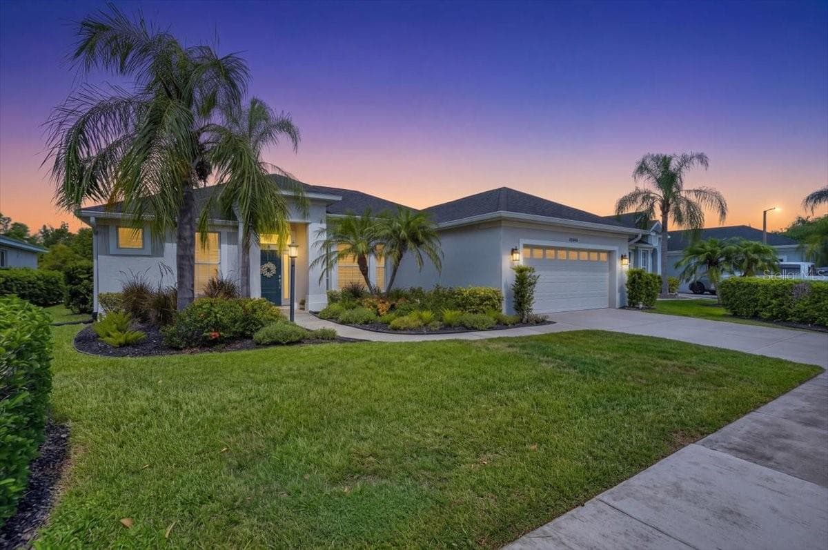 Single Family Residence at 14003 NIGHTHAWK TER, LAKEWOOD RANCH, photo 4 of 41
