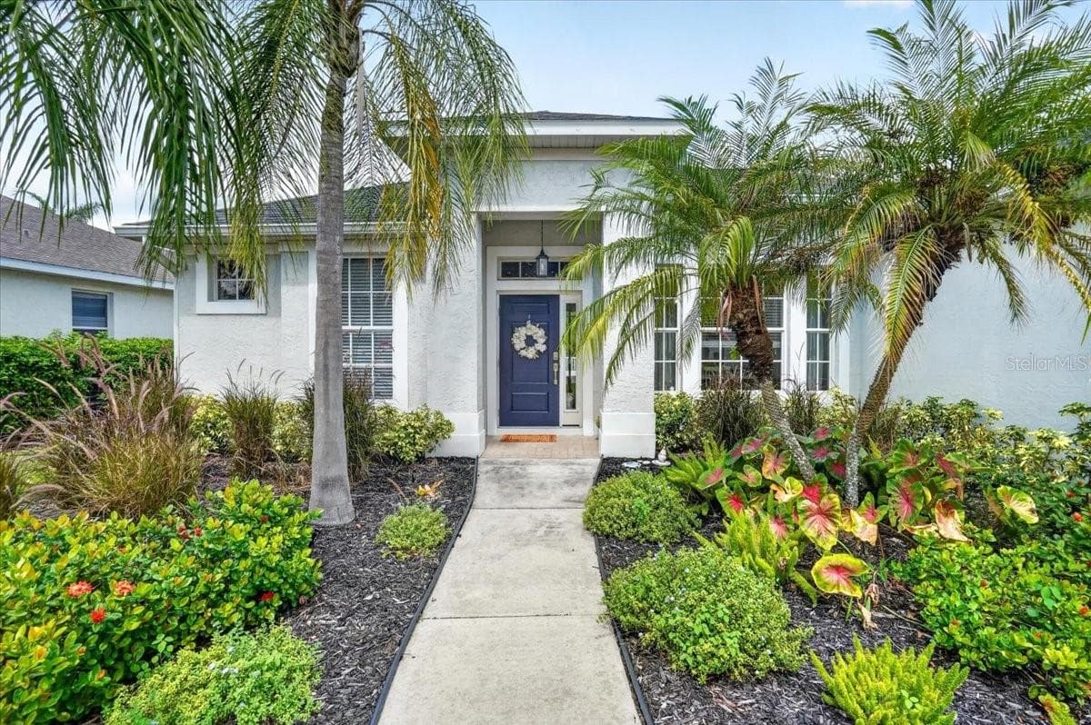 Single Family Residence at 14003 NIGHTHAWK TER, LAKEWOOD RANCH, photo 5 of 41