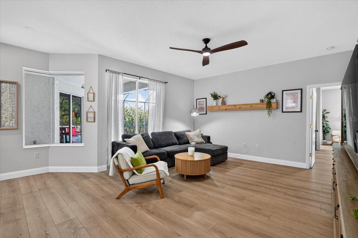 Single Family Residence at 14003 NIGHTHAWK TER, LAKEWOOD RANCH, photo 16 of 41
