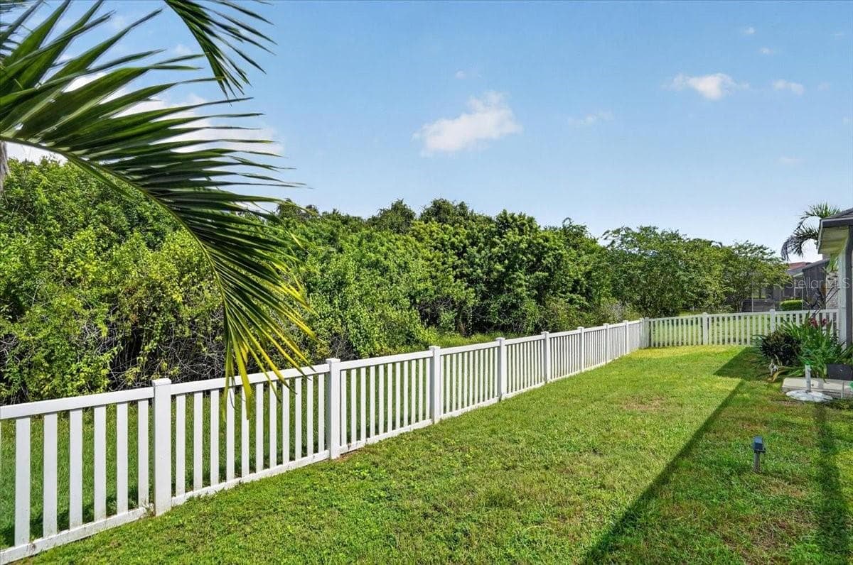Single Family Residence at 14003 NIGHTHAWK TER, LAKEWOOD RANCH, photo 37 of 41