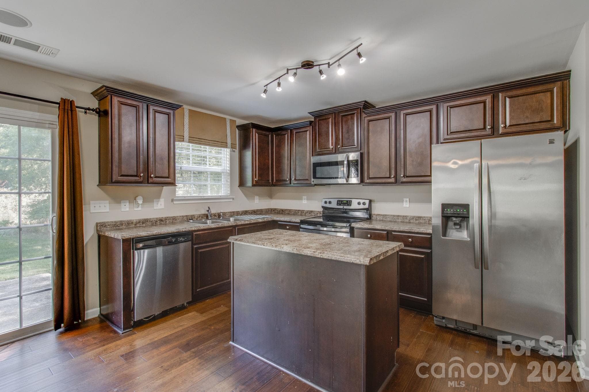 Single Family Residence at 2115 Fieldstone Gate Cove, Monroe, photo 8 of 40