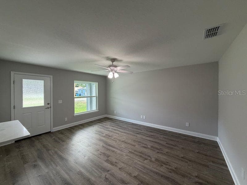 Living room - 745 N 3RD ST, EAGLE LAKE