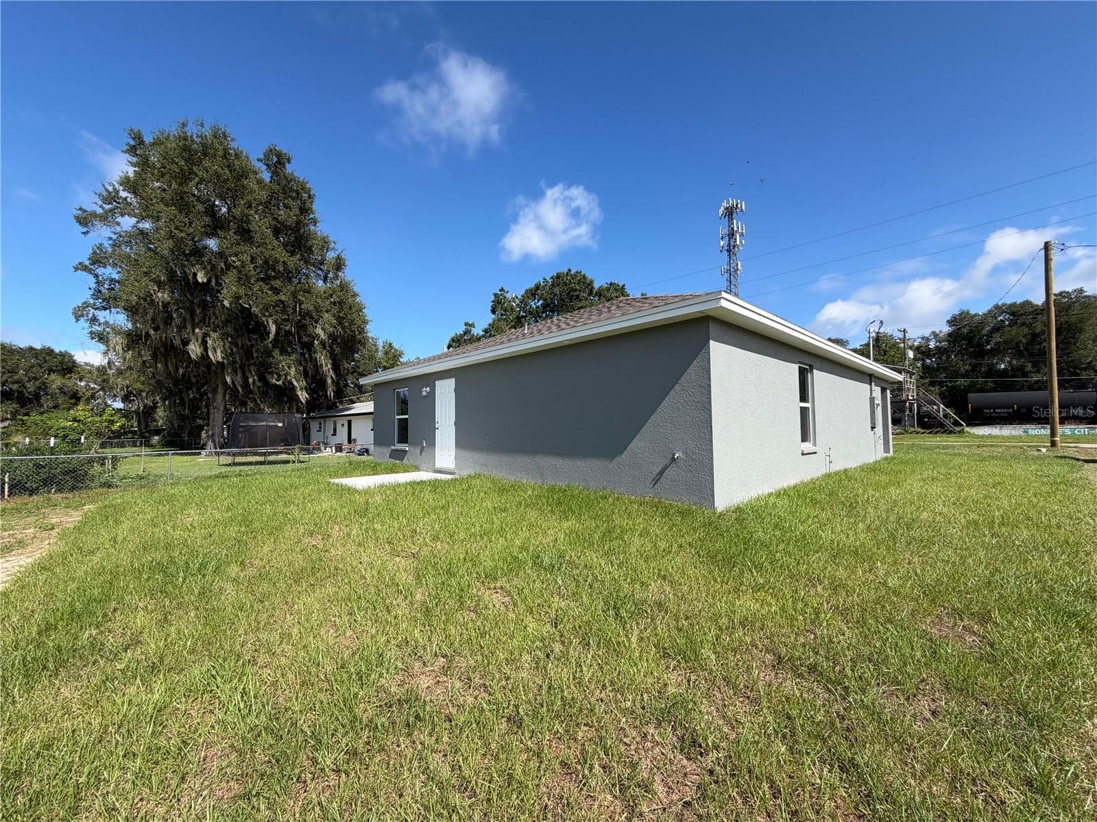 Rear - 745 N 3RD ST, EAGLE LAKE