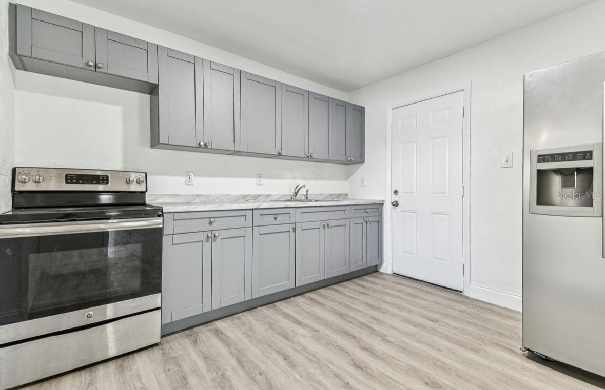 Single Family Residence at 1807 E BOUGAINVILLEA AVE, TAMPA, photo 5 of 41