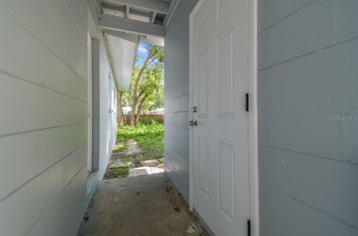 Single Family Residence at 1807 E BOUGAINVILLEA AVE, TAMPA, photo 26 of 41