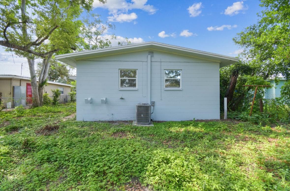 Single Family Residence at 1807 E BOUGAINVILLEA AVE, TAMPA, photo 30 of 41