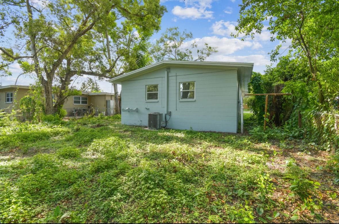 Single Family Residence at 1807 E BOUGAINVILLEA AVE, TAMPA, photo 31 of 41